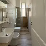 ゲストハウス Elegante Stanza Nel Cuore Di 4*