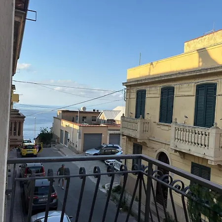 Gæstehus Elegante Stanza Nel Cuore Di Scilla